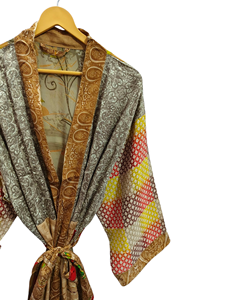 Kimono d'été de luxe, couverture de bikini, robe longue de nuit, kimono sari indien vintage en soie recyclée fait à la main, - Product Image 3