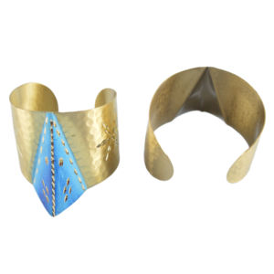 Bracelets au design moderne, parfaits pour les mariages, les autres événements et les fêtes, design coloré, décoration de type menottes - Product Image 2