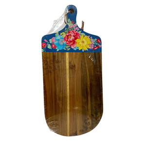 Planche à découper de légumes en bois de Noël imprimée en émail fait à la main avec poignée - Product Image 3