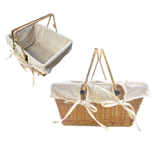 Cestas de ratán de moda perfectas para regalos y amantes de las cestas de regalo retro, envío nacional disponible - Product Image 1