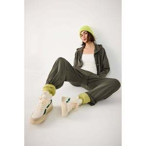 Pantalones Casuales de Algodón para Exteriores con Diseño de Corte Recto - Product Image 3