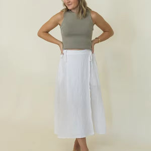 กระโปรงแม็กซี่ทรงเอไลน์สไตล์โบฮีเมียนชิค วินเทจ ผ้าลินินไม่ทอ ระบายอากาศได้ดี ดีไซน์ติดกระดุมด้านหน้า เอวธรรมชาติ เป็นมิตรกับสิ่งแวดล้อม ผลิตในอินเดีย - Product Image 1