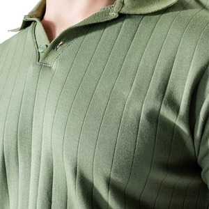 เสื้อยืดโปโลผู้ชายถักวาฟเฟิลสไตล์วินเทจเสื้อโปโลแขนสั้นผ้าฝ้ายสีพื้นโลโก้ที่กำหนดเอง - Product Image 5