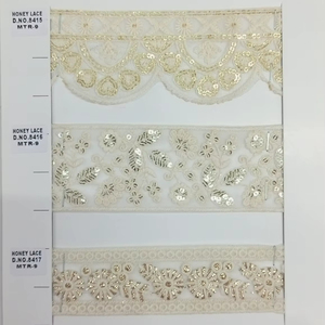 Tela de encaje bordado de lentejuelas de alta densidad personalizada en colores personalizados para ropa de moda y diseño de bolsos de uso especial - Product Image 1