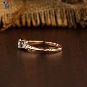 0.65 TDW bague en diamant rond 18k or rose réglage queue de poisson Cvd/Hpht diamant pierre de laboratoire - Product Image 3