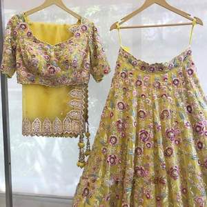 Meilleure vente de paillettes brodées lourdes en dentelle Cancan & Canvas Patta Style indien et pakistanais Lehenga Choli pour femme - Product Image 4