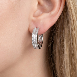 Livraison Rapide Magnifiques Boucles d'Oreilles Créoles Vintage en Or Blanc Massif 18 carats avec Diamants Naturels Taille Brillant Sertis Griffe de Qualité Supérieure - Product Image 3