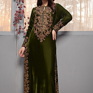 TRENDY--DESIGN de robe longue brodée KURTA avec pantalon embellissant les perles de verre cristal, DABKA travail pour les tenues de fête @ 2023 - Product Image 1