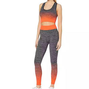 Conjunto de Yoga Ombre sin costuras para mujer, estilo de Sujetador deportivo Racerback con color de contraste vibrante, perfecto para gimnasio y ropa de fitness personalizada - Product Image 1