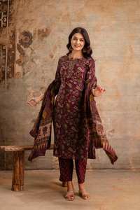 Venta al por mayor colección de trajes de algodón rectos de estilo indio y pakistaní confeccionados, ropa informal y de fiesta - Product Image 4