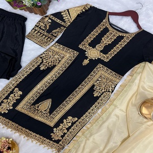 El último diseñador Pure Chinon seda bordado secuencia trabajo Kurti Set por FabZone - Product Image 4