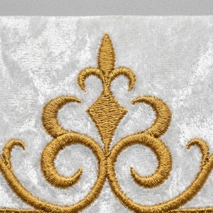 Aplique Bordado Personalizado de Flor de Lis Dorada, Cuadrado, para Coser en Prendas de Vestir, Estilo Clásico - Product Image 5