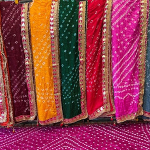 Dupatta en soie unie Bandhani Bandhej avec travail Gota, lot de 100 pièces - Product Image 4