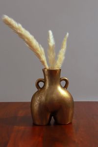 Le vase à fleurs en fer de décoration intérieure ajoute une touche de sophistication et de grâce, parfait pour améliorer les dessus de table, les consoles ou les entrées - Product Image 2