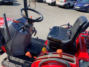 Massey Ferguson 1520 compact tractor with Engine Gearbox Pump - Product Image 6