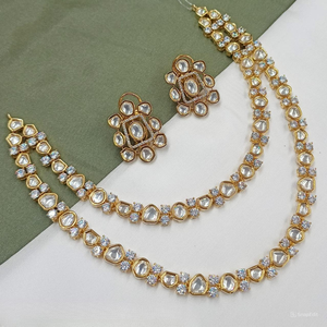 ENSEMBLE DE BIJOUX INDIENS TRADITIONNELS ET À LA MODE EN CUIVRE ENSEMBLE DE BIJOUX DE MARIAGE POUR FEMMES BOUCLES D'OREILLES ET COLLIER - Product Image 1