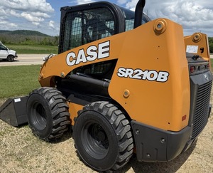 Boîtier d'équipement de machines de construction SR210B Skid Steer Avant hydraulique Avant électrique 78 godet 2100 capacité de levage 74hp - Product Image 4