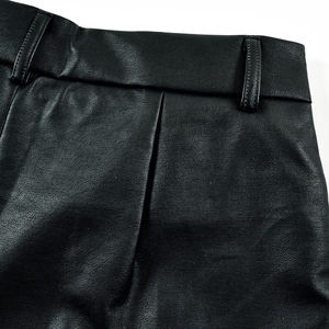 Short de basket-ball pour hommes de haute qualité logo personnalisé OEM ODM grande taille en cuir noir Streetwear décontracté design solide - Product Image 5