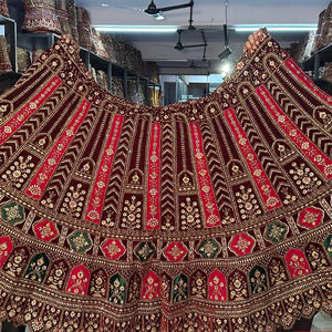 Lehenga en velours royal avec travail lourd Double Dupatta Rajwadi Style 4m Flair et pièce de chemisier brodée 1.2m - Product Image 1