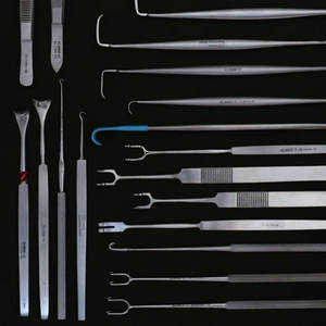 Instrumentos quirúrgicos veterinarios | Medentra | Juego de instrumentos manuales de acero inoxidable hechos a mano con precisión - Product Image 1