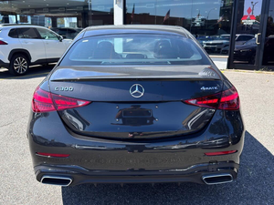 Classe C 2023 C 300 4MATIC Turbo AWD Sièges en cuir Faible kilométrage 601-700 km d'autonomie Batterie 110 kWh Prix Stock Prêt à être expédié - Product Image 2