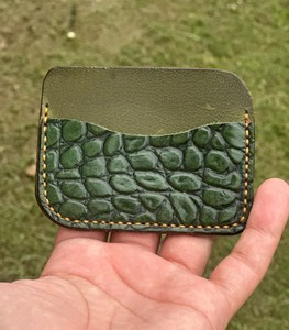 Anwar enterprises Portefeuille en cuir unisexe de luxe, mince et minimaliste, à motif de crocodile véritable Porte-cartes personnalisé pour cartes de crédit - Product Image 1