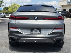 Listo para Enviar: B.M.W X6 xDrive40i AWD 2025 Seminuevo con 3 Años de Garantía - Product Image 2