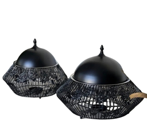 Olla redonda atemporal negra y plateada para servir alimentos Diseño de cazuela minimalista Perfecto para vajilla y utensilios de cocina - Product Image 4