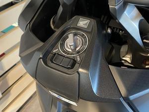 Motos deportivas Honda ADV 350 usadas en buen estado a la venta - Product Image 2