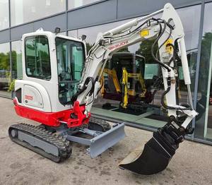 Mini-excavatrice Takeuchi TB225 de 2,4 tonnes en gros à vendre, mini-excavatrice Takeuchi TB225 prête à être expédiée - Product Image 1
