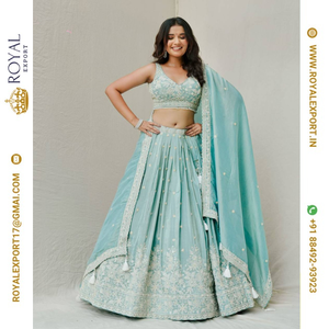 Lehenga en crêpe de soie à impression numérique lourde à 3 couches avec broderie en soie satinée Zari et sequins, et un chemisier assorti - Product Image 2