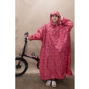 Chubasquero personalizado Tela de nailon 120cm de longitud Chubasqueros con capucha para una sola persona para ciclismo y motociclismo Hecho en Vietnam - Product Image 1