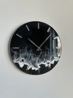 Prepara un molde: Este puede ser un molde redondo o cualquier forma que desees para el reloj.