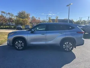 Toyota Highlander XLE 2021 - Product Image 6