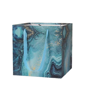 Bolsas de regalo de papel Kraft de Boutique de lujo personalizadas con asas de cinta CMYK Impreso Compras y embalaje Totes Logo para uso de velas - Product Image 2