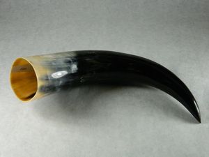 Vikingo nórdico bebiendo cuerno cerveza vino vodka regalo auténtico estilo de recipiente de inspiración medieval artesanías naturales para ocasiones navideñas - Product Image 3