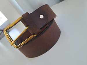 เข็มขัดลำลองหนังแท้สีน้ำตาลหม่นผสมทองเหลือง - Product Image 3