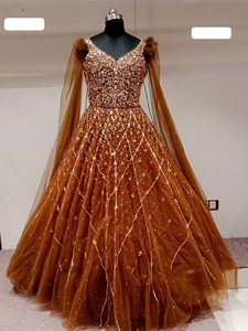 Robe en tissu filet élégante avec broderie délicate pour les femmes, parfaite pour les grandes fonctions et les tenues de fête - Product Image 5