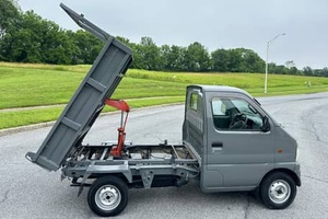 Camion à benne basculante SUZUKI Carry 2000, 4x4, boîte manuelle 5 vitesses, 4 roues motrices, principalement non modifié - Product Image 3