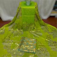 Robe élégante en tissu jacquard tissé de qualité supérieure, 100 % soie, coton/polyester, motif uni, vert royal Fransawi Dirac Chiffon, avec détails dorés
