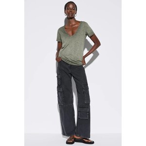 เสื้อยืดคอกว้าง - Product Image 1