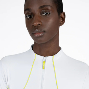 Camiseta de equitación atlética ligera, transpirable, de tejido elástico que absorbe la humedad, para mujer, para verano. - Product Image 3