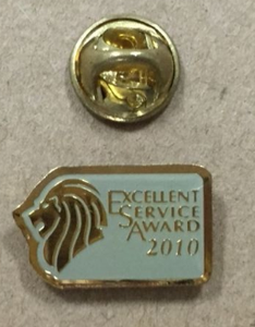 เข็มกลัดป้ายอีพ็อกซี่พินเคลือบด้วยเหล็กสำหรับปกเสื้อพร้อมชุบด้วยไฟฟ้าสำหรับเป็นของขวัญแต่งงาน - Product Image 5