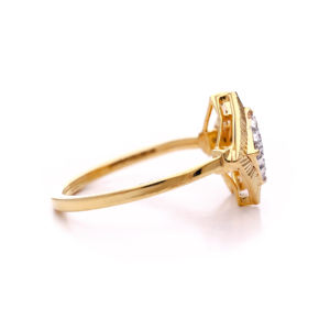 Anillo de Compromiso Moderno de Lujo para Mujer con Dos Racimos de Diamantes Cuadrados en Oro Amarillo - Product Image 4