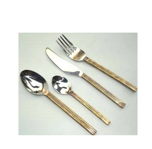 Juego de cubiertos de metal de lujo para fiestas de boda, cubiertos sostenibles con 4 asas de grabado y Decoración de mesa - Product Image 1