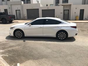 Lexus ES250 V6 GCC AWD essence avec sièges en cuir et régulateur de vitesse ACC 2022 d'occasion - Product Image 6