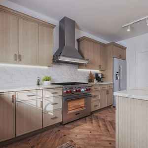 Vente flash : Armoire de cuisine en bois massif RTA (à assembler soi-même), style classique moderne, fabriquée au Vietnam avec panneau en contreplaqué - Product Image 2