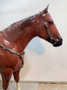 Cabecera de caballo de cuero Argentina hecha a mano con diseño antiguo - Product Image 3