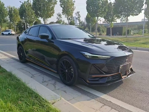 Changann UNI-V 1.5T 2024 Usado, Auto Deportivo de Lujo con Volante a la Izquierda, Techo Corredizo, Faros LED, Cámara Trasera, Asientos de Cuero - Product Image 2