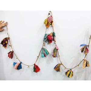 Guirnalda Navideña Multicolor Hecha a Mano de 3 Metros, Juego de 5 Piezas con Cuentas de PVC y Campanas para Decoraciones Navideñas en Interiores y Exteriores - Product Image 6